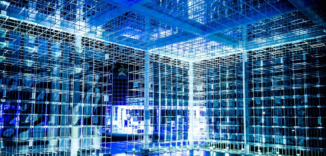可免费使用的 VPS：内置 Node/Java 环境，支持脚本与代理运行